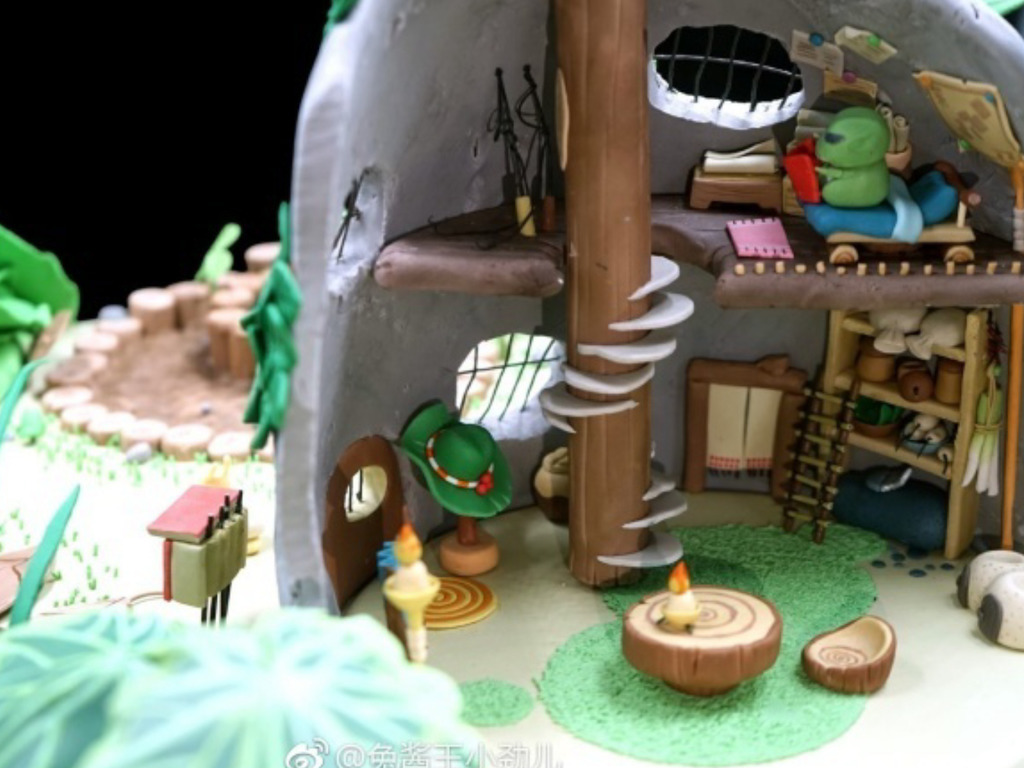 《旅行青蛙》引手工神人出手！翻糖蛋糕．Minecraft 還原青蛙小屋