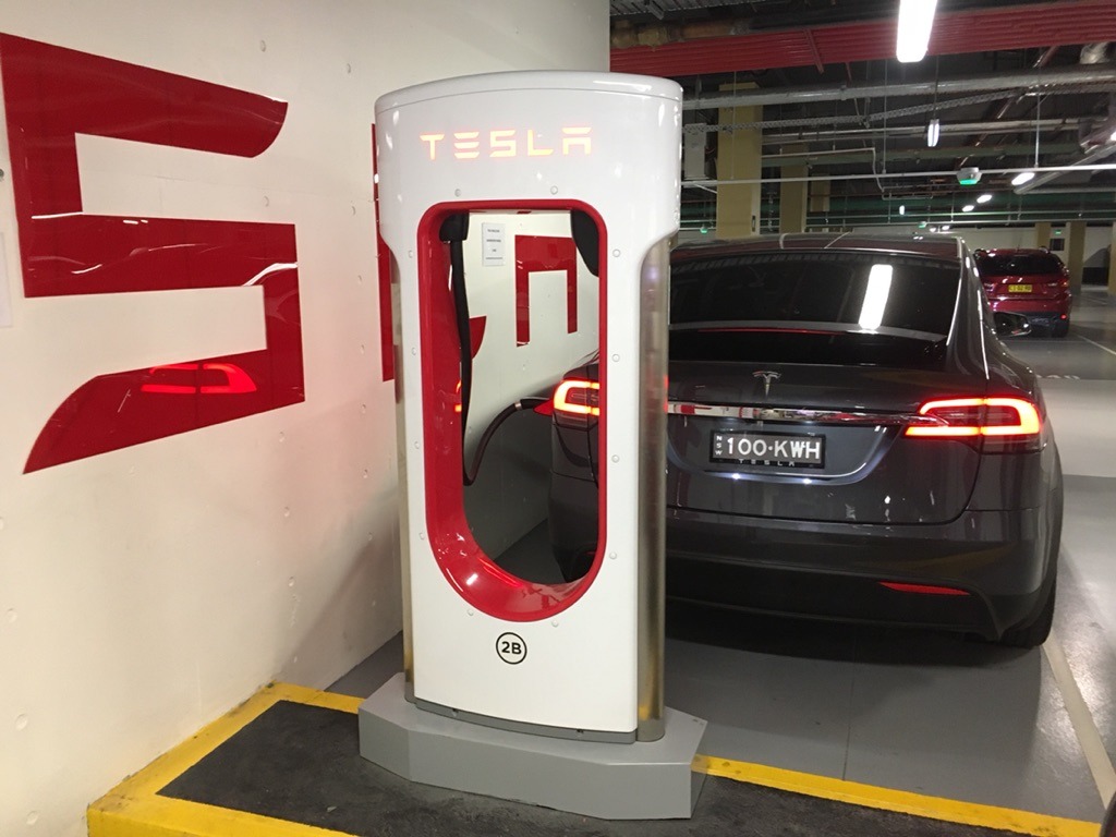 Tesla 要求林鄭重啟電動車豁免首次登記稅？否則收縮香港業務