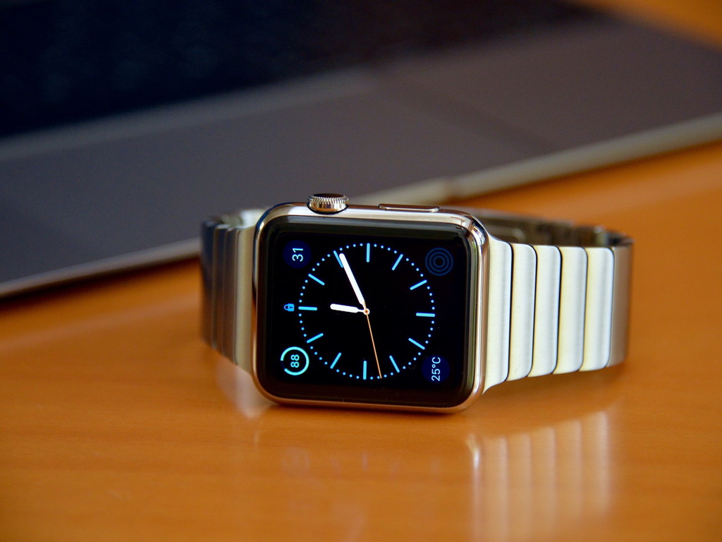 Apple Watch 去年出貨量增逾半 達 1,800萬