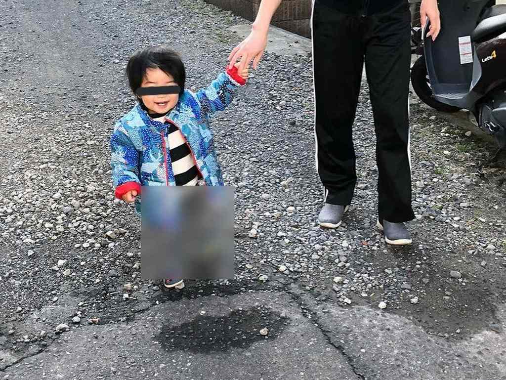 Twitter 瘋傳日本小孩「懸浮」路面靈異照