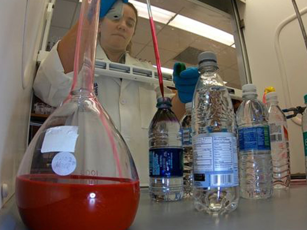 11 款樽裝水含塑膠可致癌  精子數目下降