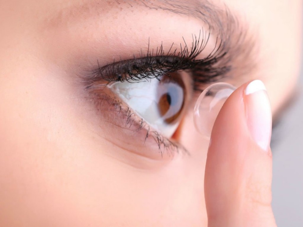 美國 FDA 批准推出變色隱形眼鏡 因應陽光強度調節