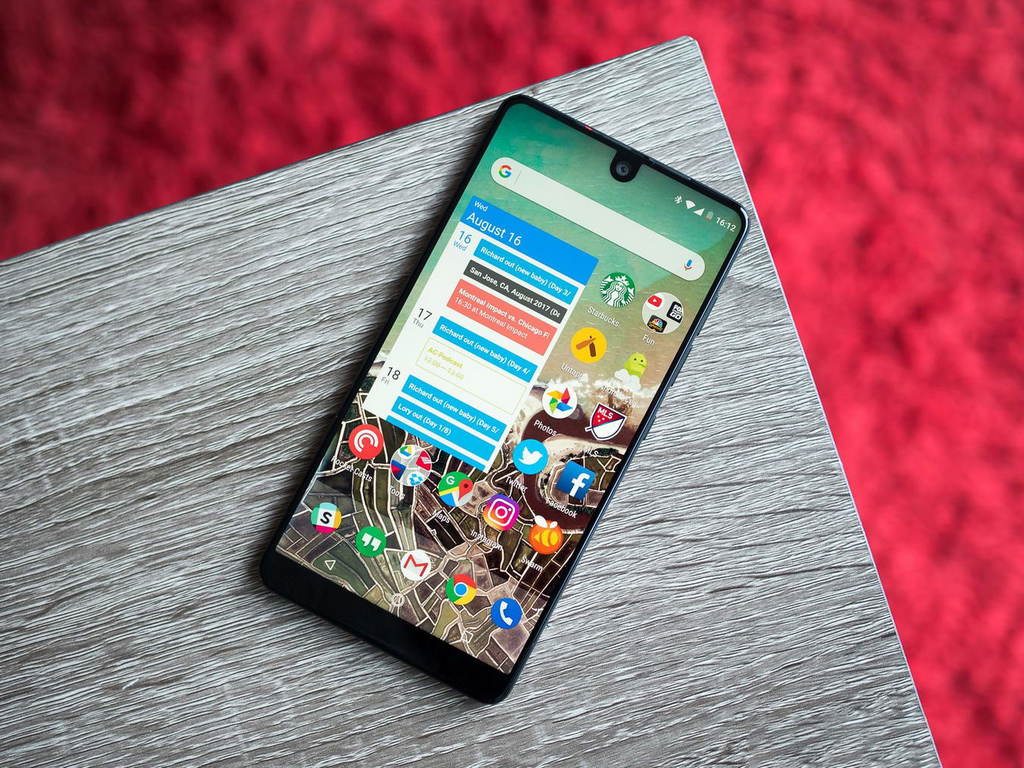 Essential Phone 57 折入手！平玩 Android 8.1！