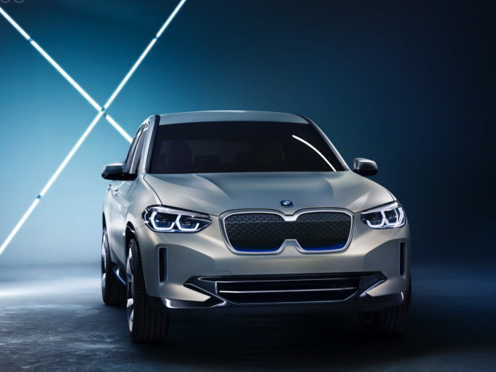 BMW Concept iX3 純電概念車現身北京車展