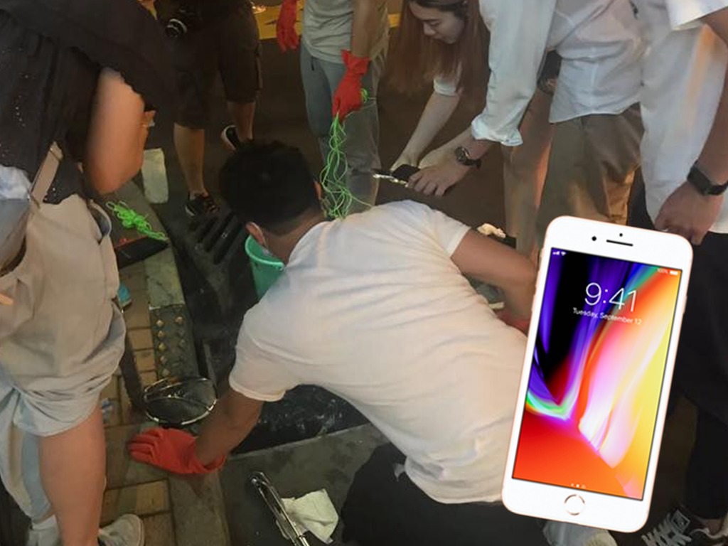 iPhone 8 跌落 2 米深污水渠有片睇！學生哥成功撈起兼可著機