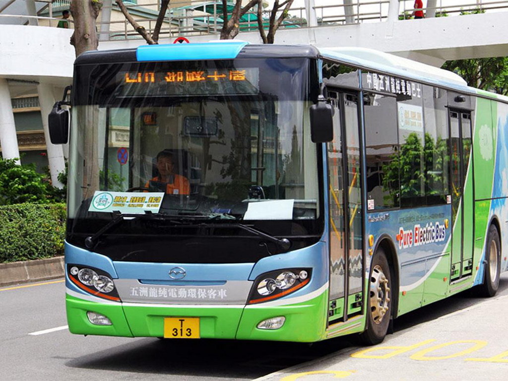 深圳電動巴士行 50 公里就要充電？網民：唔爆炸已經偷笑