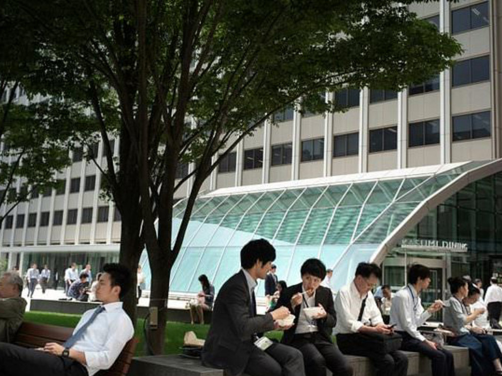 日本公營機構員工用 3 分鐘買午餐竟被扣工資