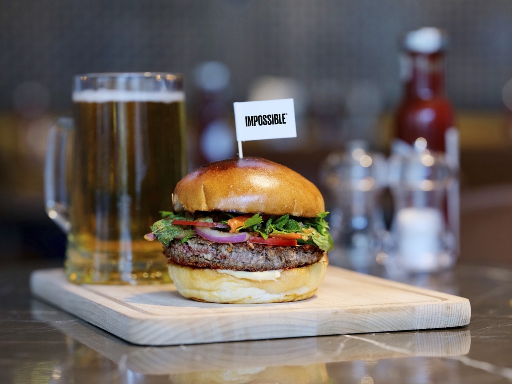 美國 FDA 評定「流血素食漢堡」Impossible Burger 為安全食用
