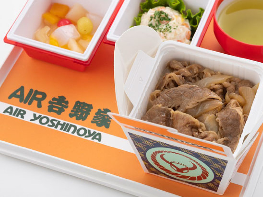 坐日本 JAL 食吉家牛肉飯？「Air 吉野家」飛機餐 9 月登場