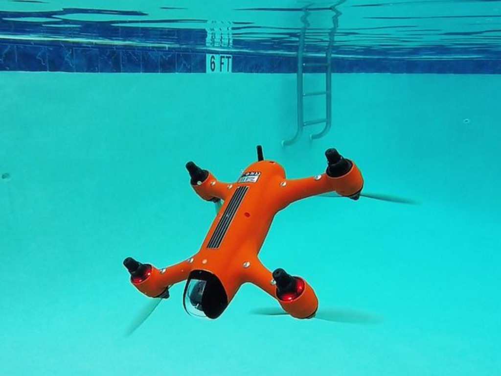 SPRY 航拍機可上天可潛水！水上起飛最高速達 70km/h