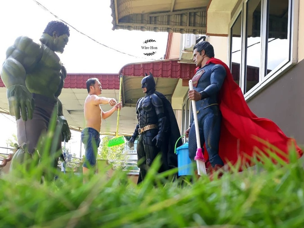 【多圖】Marvel．DC 超級英雄流落民間怎生活？馬來西亞錯視攝影呈現
