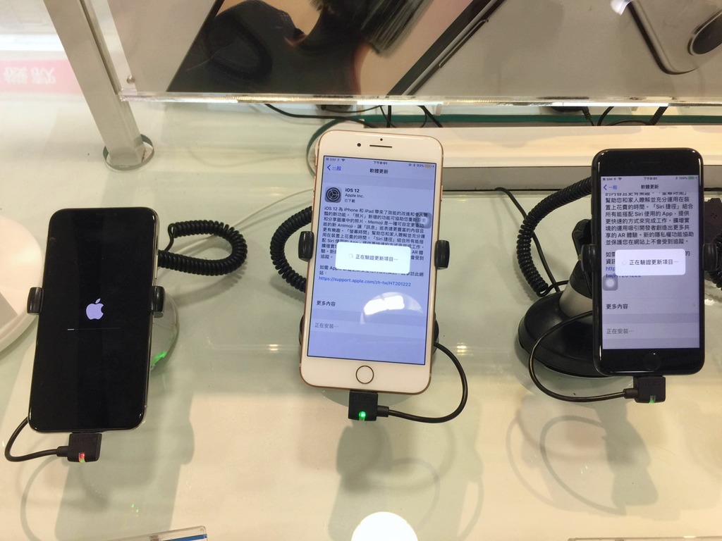 【iOS12更快】手痕網民路過店舖 「幫手」升級 iPhone 至 iOS 12