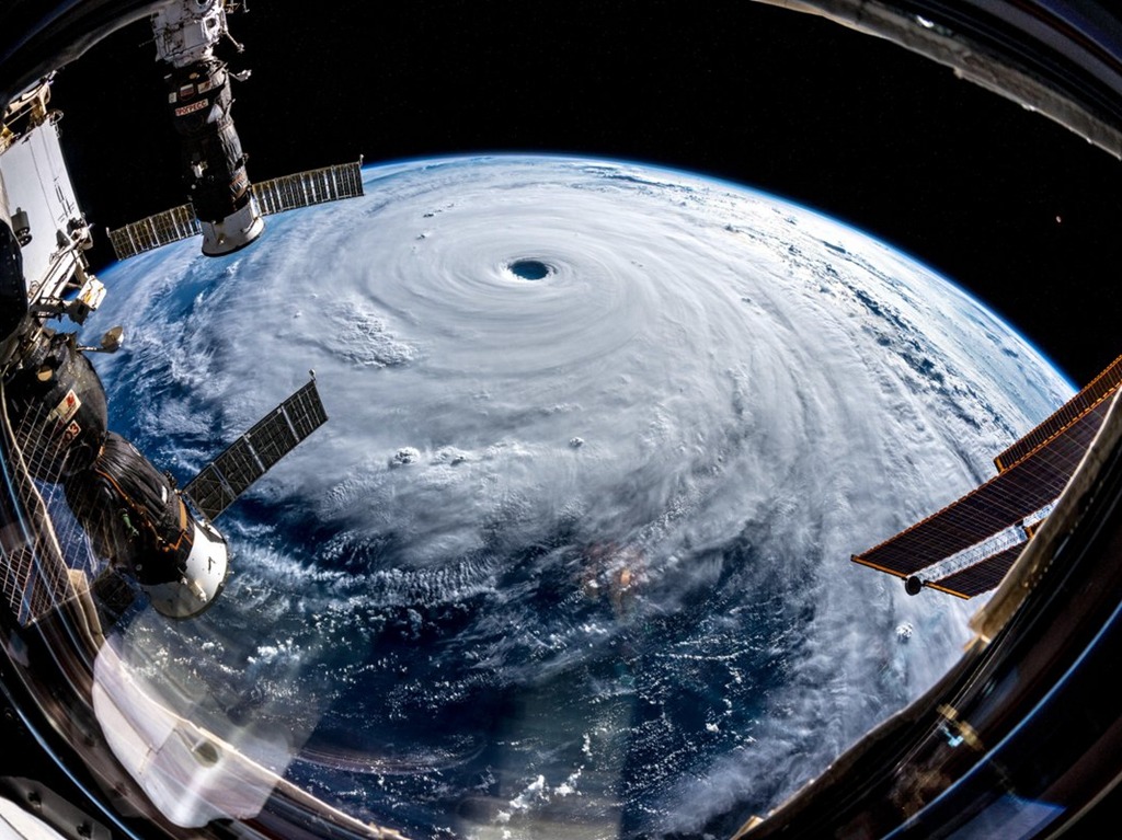 太空人拍下颱風潭美！料將轉向吹襲日本