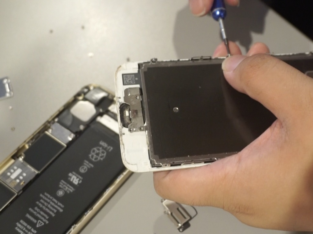 揭中國 Apple Store 維修 iPhone 量極高之謎！存有詐騙維修成份？