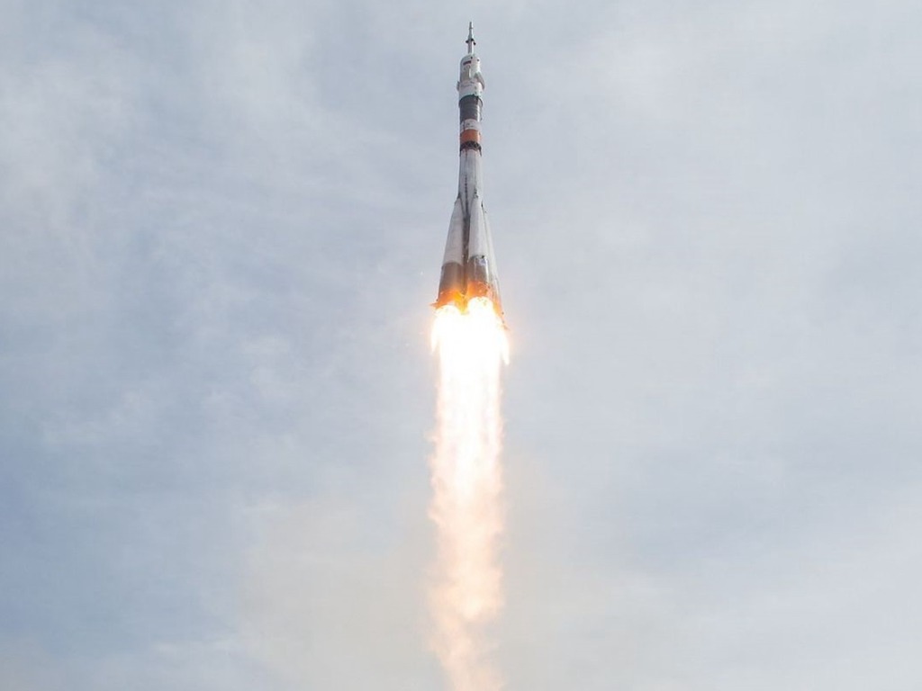 俄羅斯聯盟號火箭升空後引擎故障 兩名太空員平安返回地面