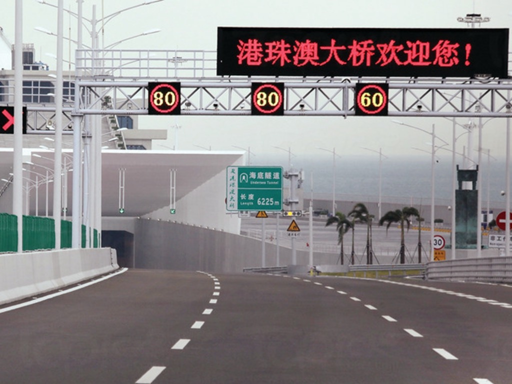【港珠澳大橋通車】運輸研究學會資深會員指香港應跟中國改用左軚