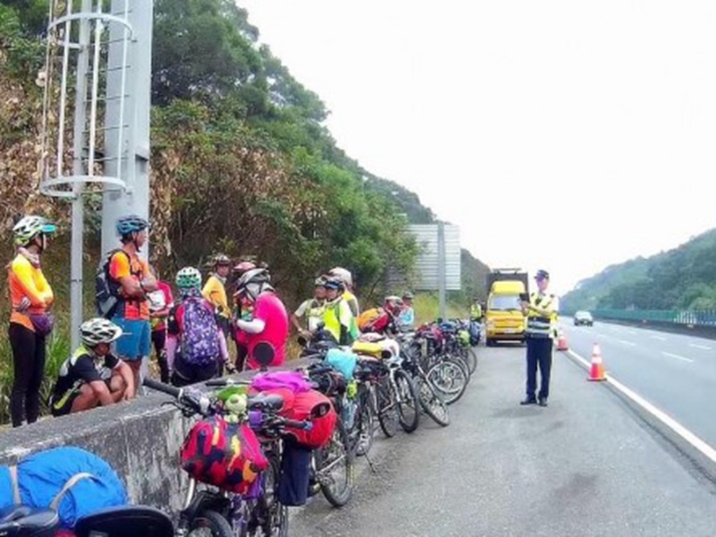 港單車團赴台環島遊 疑設定錯 GPS「汽車模式」誤闖高速公路