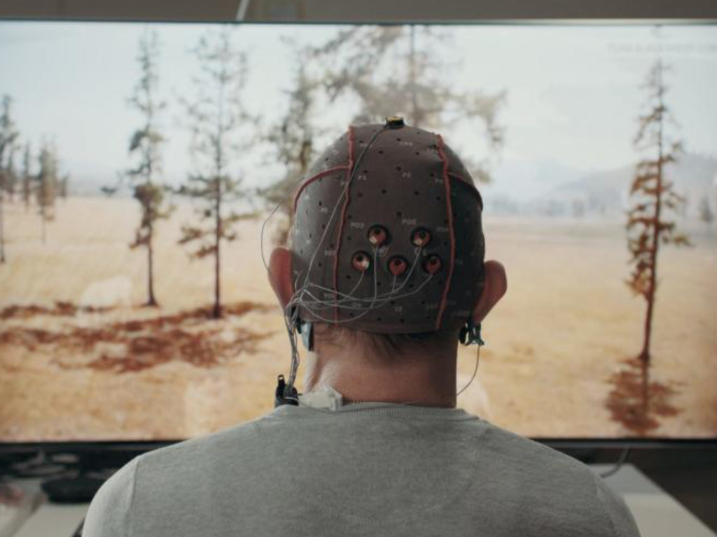 Samsung 研發腦電波遙控電視系統！戴上像 X 教授造福殘疾人士