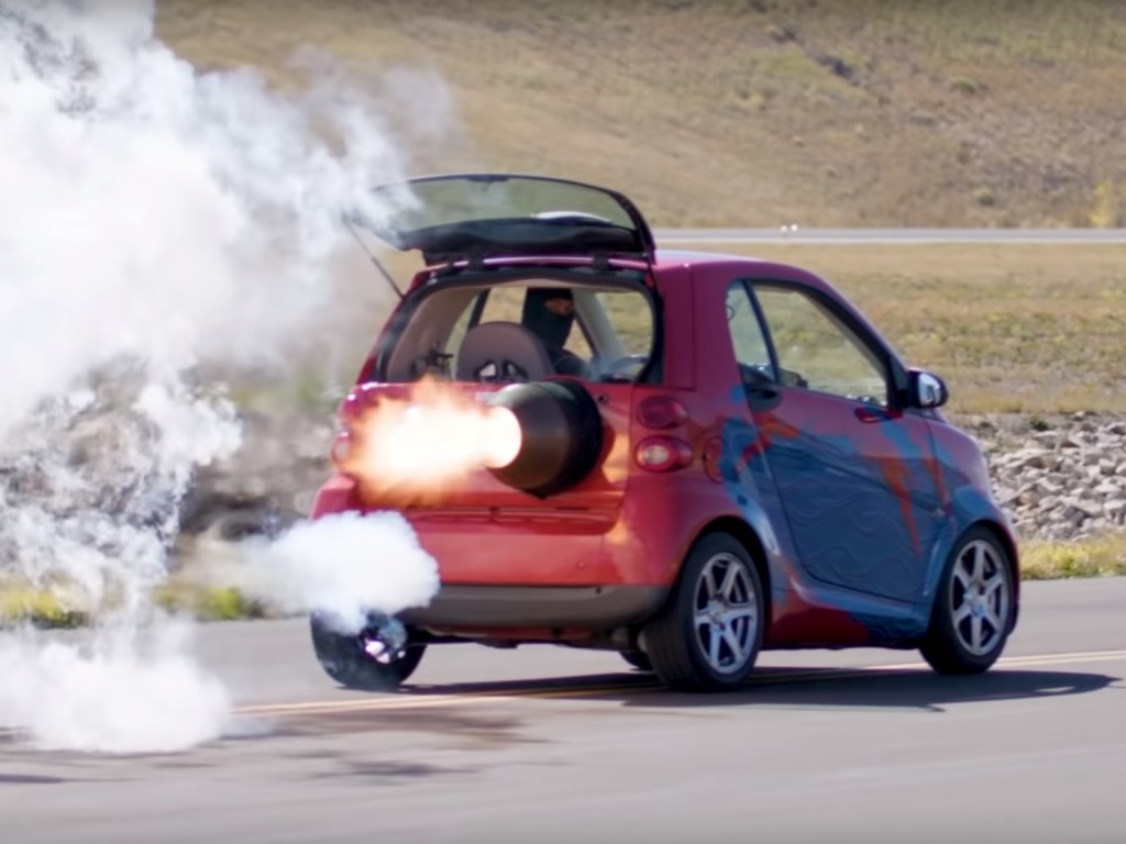 Smart 仔怒加噴射引擎 爆發 2000 匹馬力合法行街？