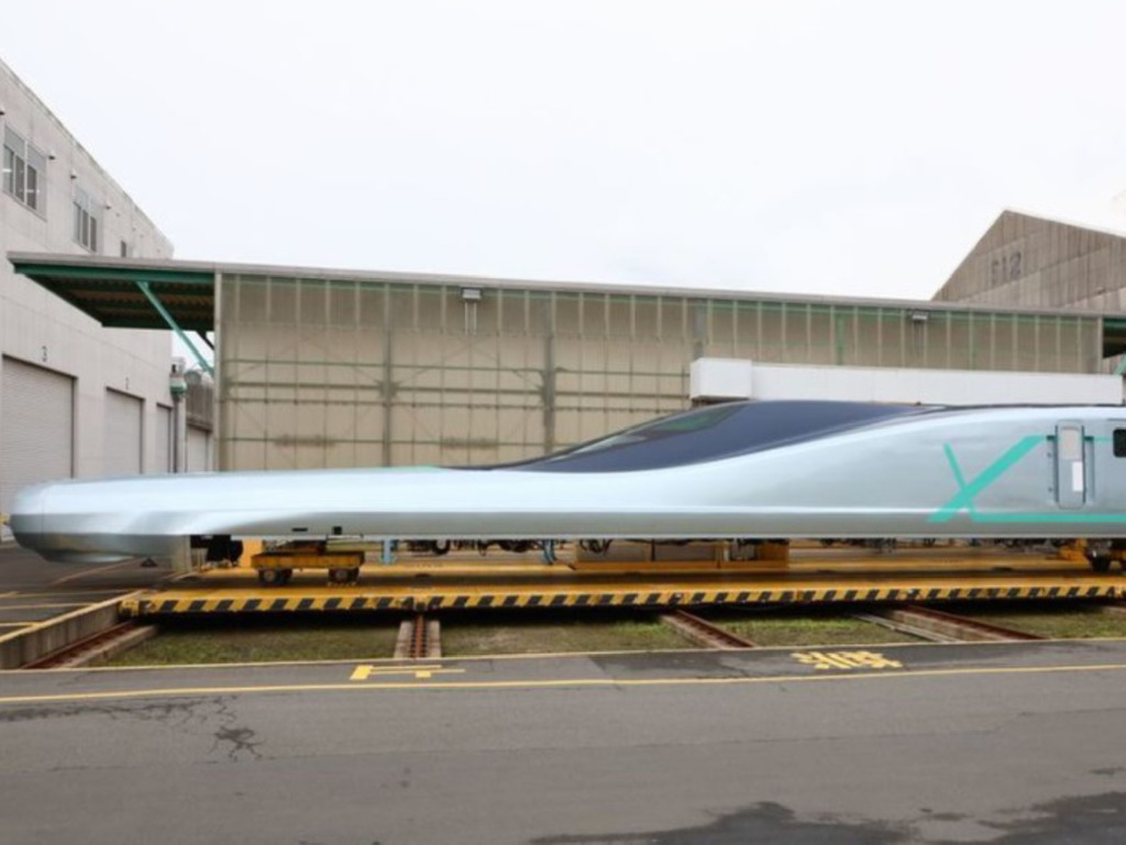JR 新幹線 ALFA-X 首尾車廂曝光！「長鼻」將成日本最高速列車