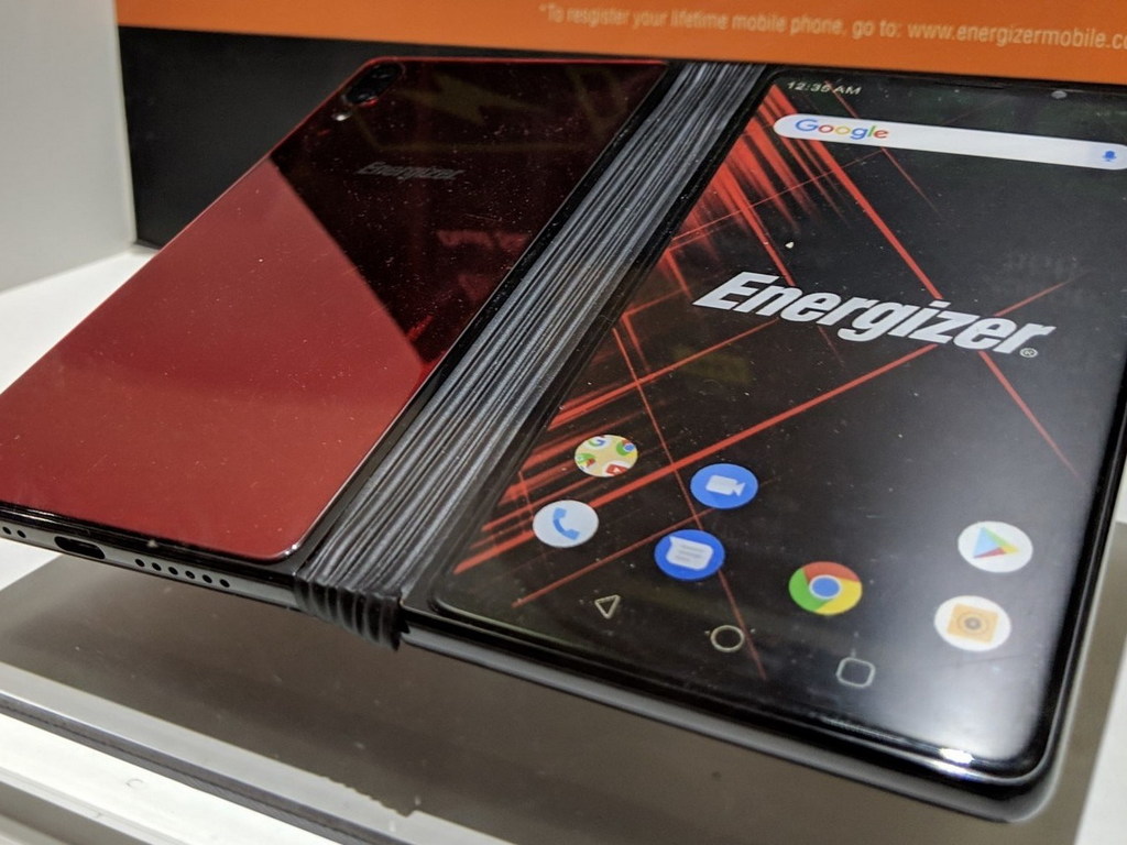 【MWC 2019】勁量甩出皇牌！亮相 10000mAh 摺屏手機 Power Max P8100S