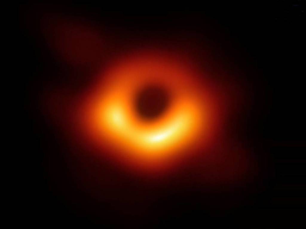 史上首張黑洞相片「低清」公開！網民：星際啟示錄神預測