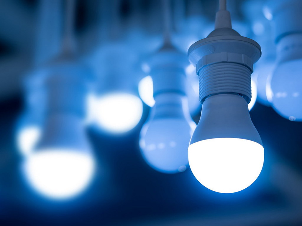 研究指 LED 燈可永久損視力！釋放藍光加速眼睛老化