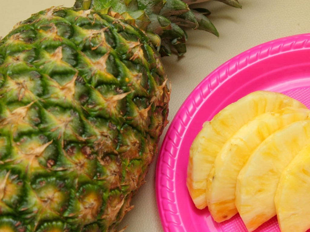 吃菠蘿可改善飛蚊症狀？台灣研究登美國科學期刊