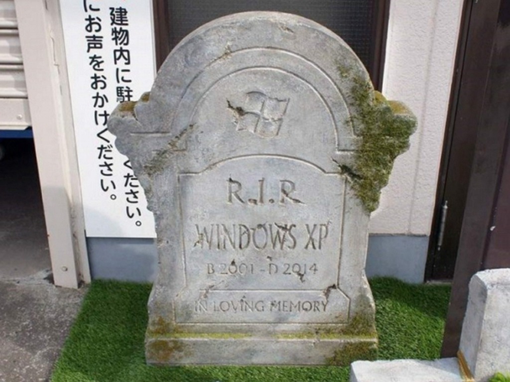 電腦回收公司為歷代 Windows 系統建墓碑  拜祭會播放開機音效