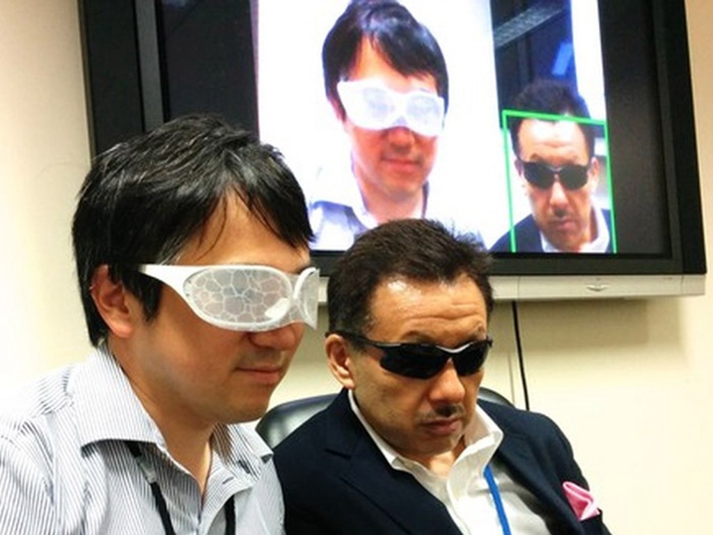 科技引發監控疑慮  特殊眼鏡衣物可破解人臉識別系統？