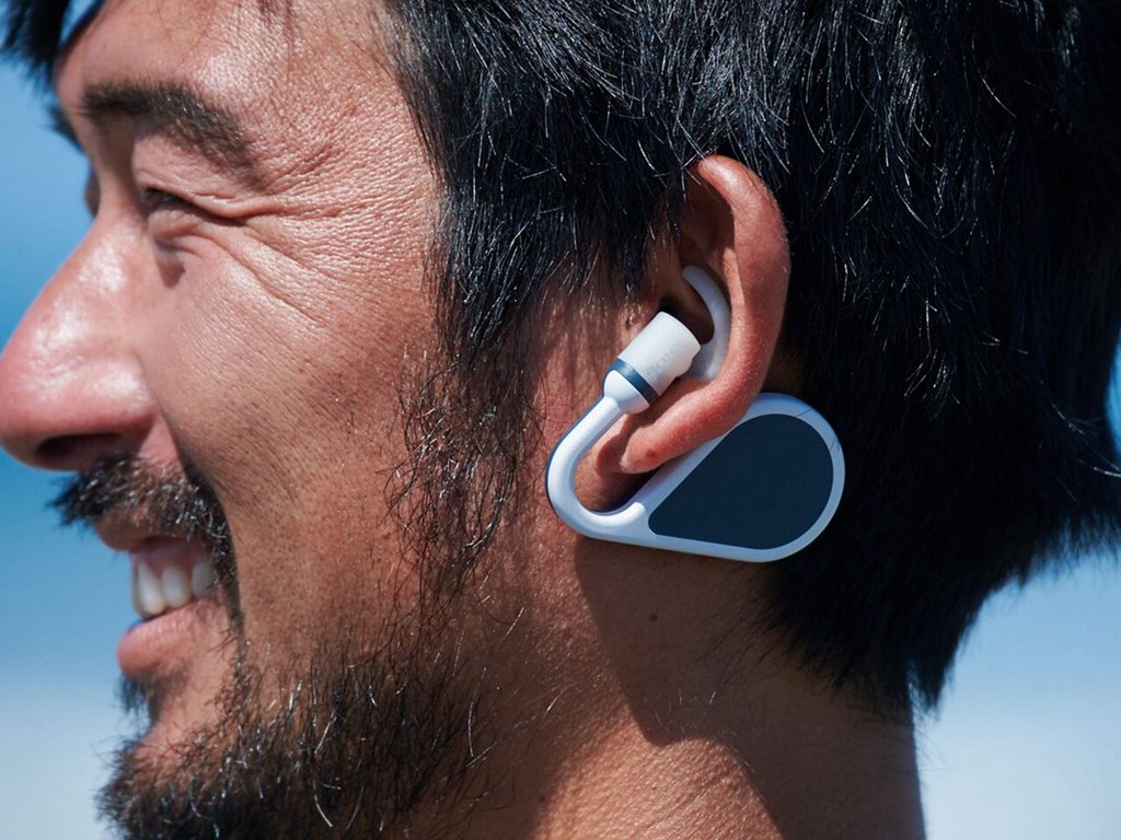 Sony 眾籌推掛耳式迷你對講機 NYSNO-100