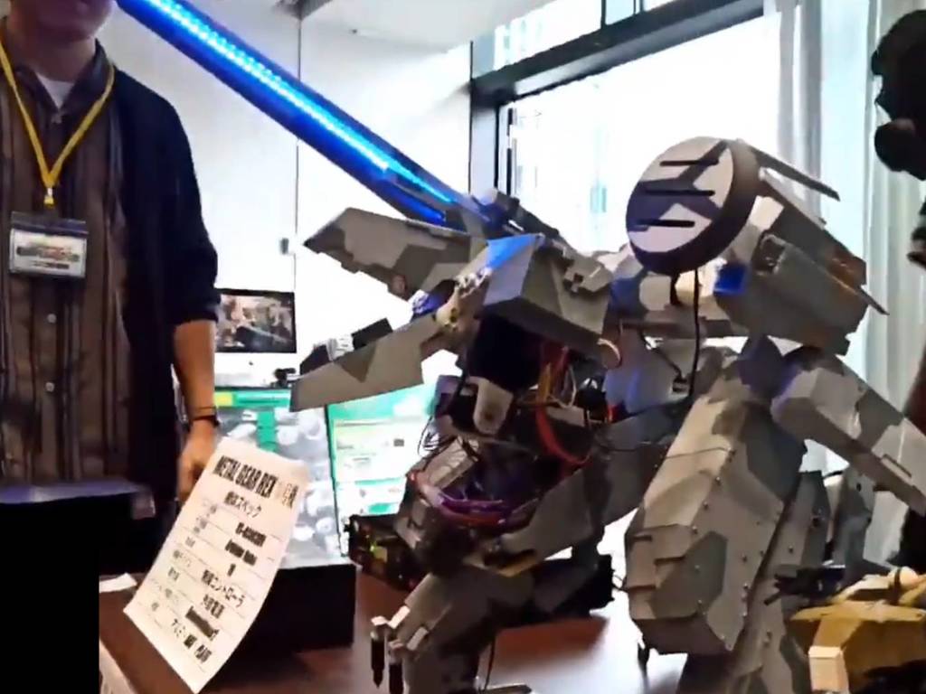 大學生 DIY《潛龍諜影》Metal Gear REX 機械人！可遙控活動發聲超型
