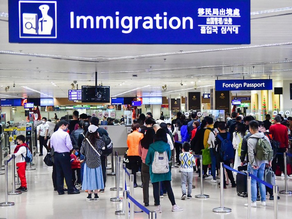 菲律賓拒武漢旅客入境 包機遣返 135 人回中國