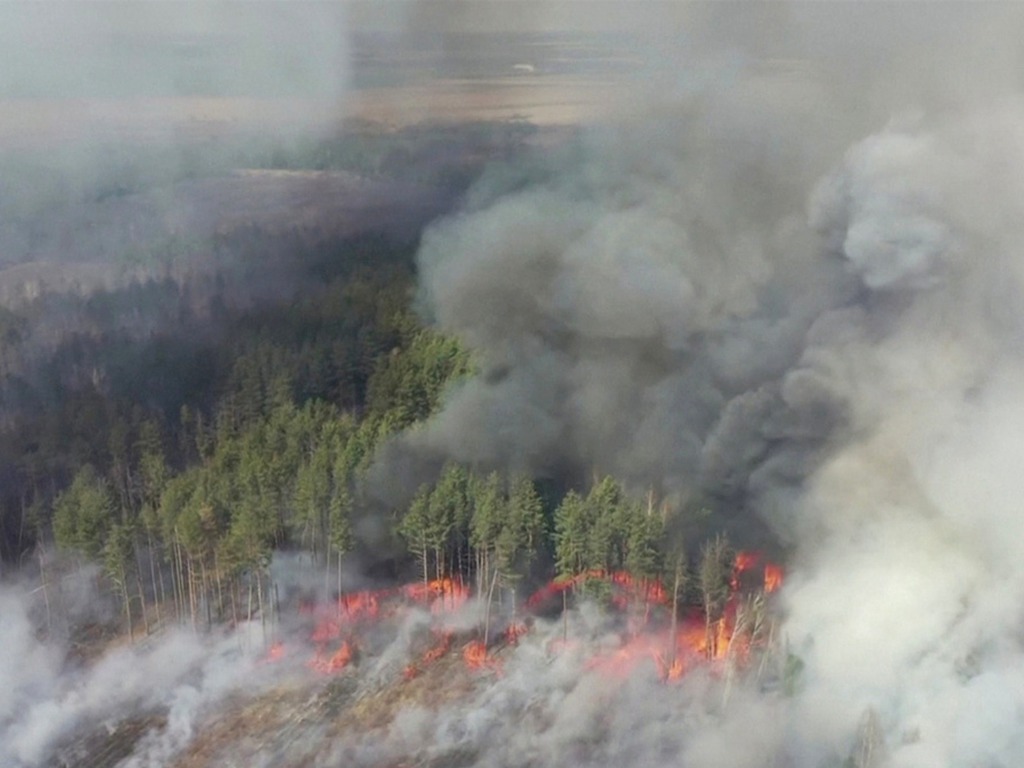 烏克蘭森林大火燒至禁區範圍 距核廢料儲藏區僅 2 公里