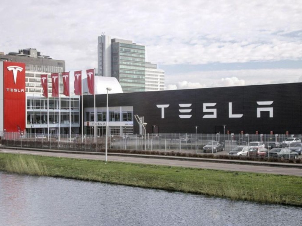 Tesla 遞交英國電力供應申請 積極進軍能源界？