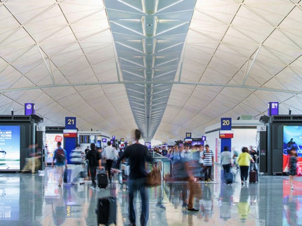 【新冠肺炎】機管局下周一起規定離港旅客  機場禁區範圍必須佩戴口罩
