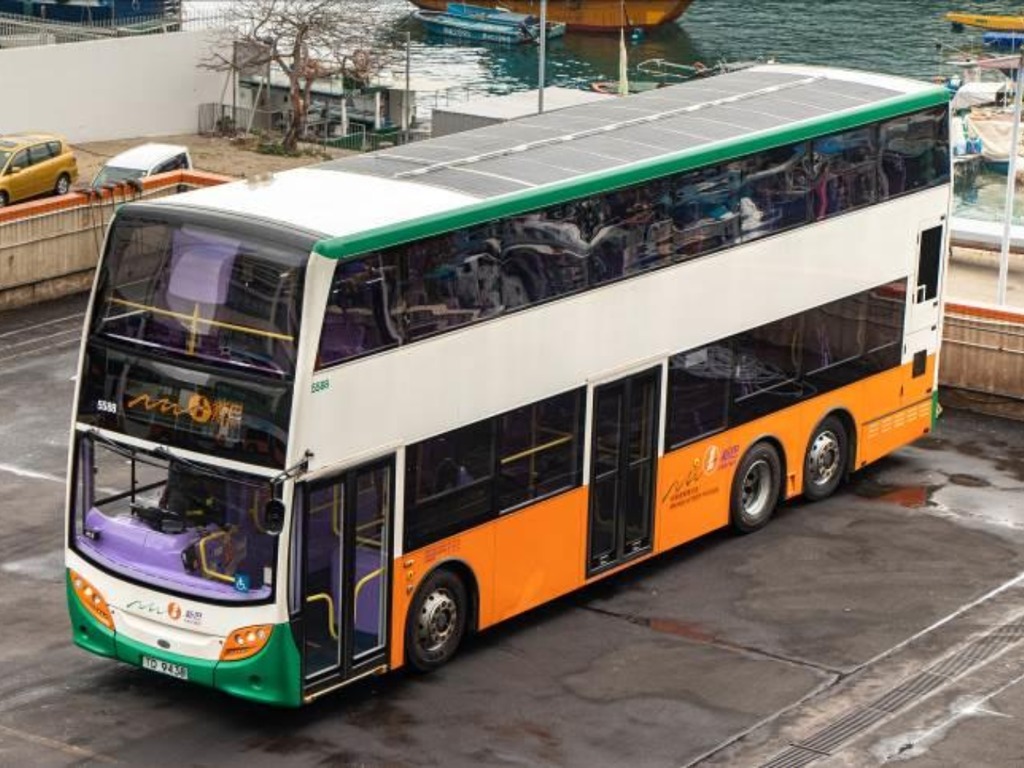 新巴城巴首輛太陽能裝置雙層巴士  再生能源供電予車廂照明系統