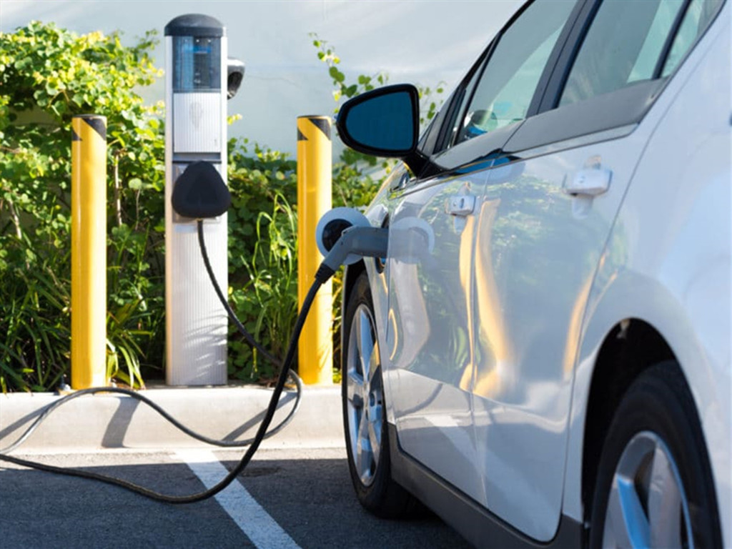 【e＋車路事】德國力推電動車  要求油站加裝充電器