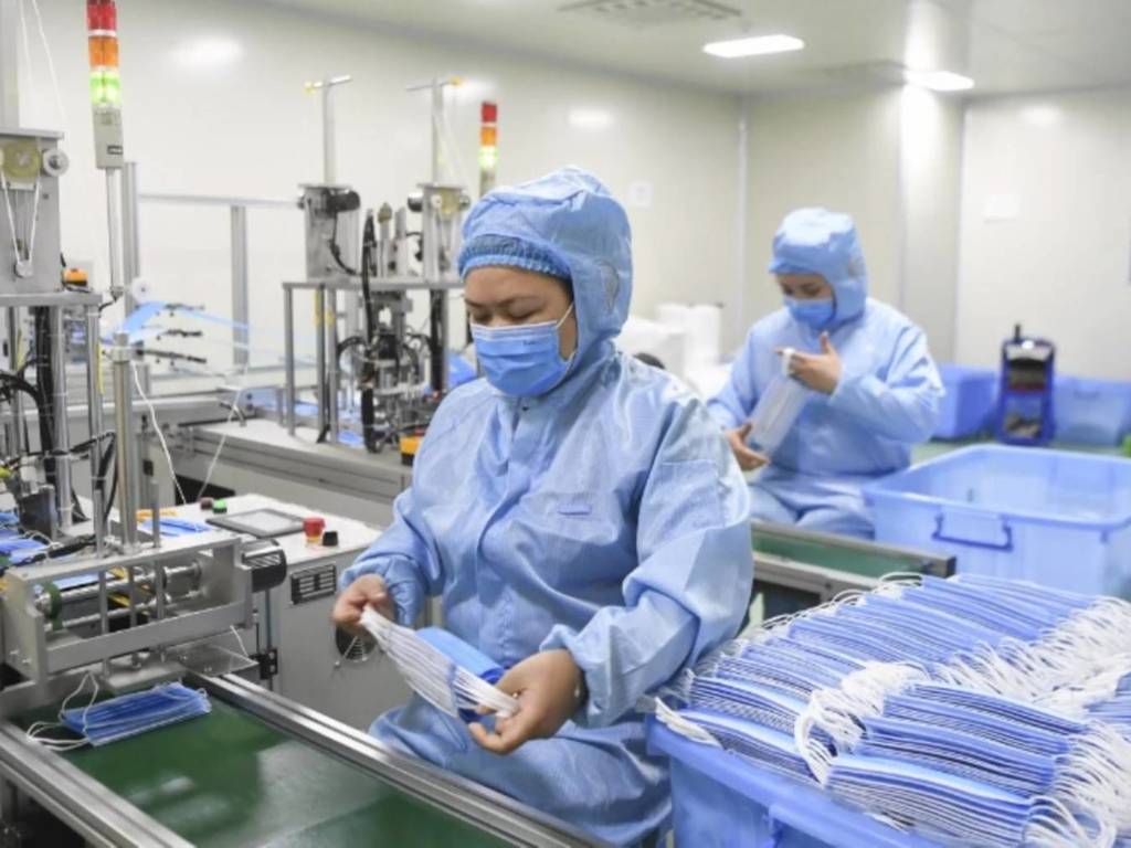 中國製口罩價格將插水至＄50 一盒！國內口罩工廠寧停工停產