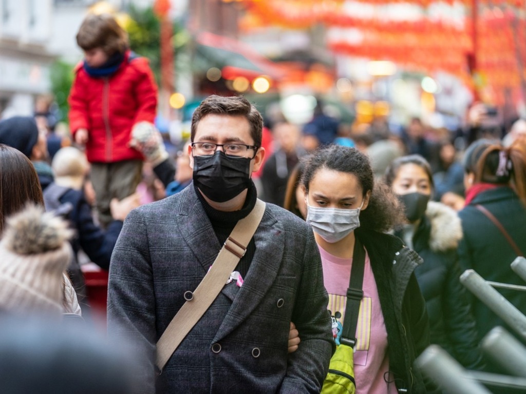 【新冠肺炎】愈多人戴口罩可阻第二波疫情爆發？英國兩知名學府最新研究