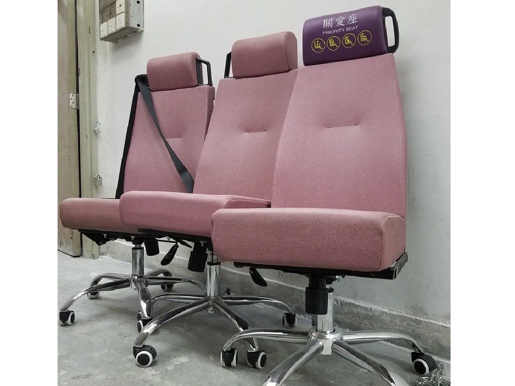 九巴粉紅色 Lazzerini 巴士座椅變辦公椅 現貨發售坐「關愛座」不被批鬥
