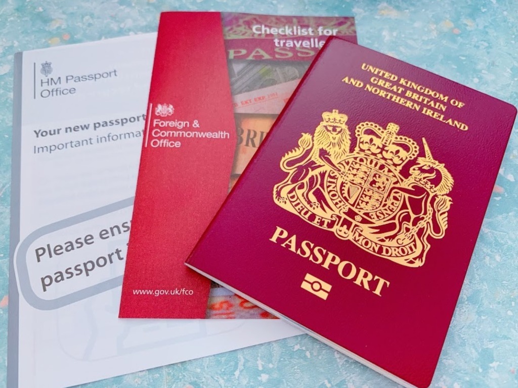 英國公佈 BNO 港人入籍途徑  中國外交部考慮不承認 BNO 為有效旅行證件