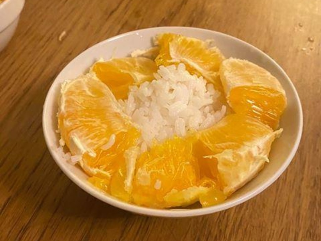 爸爸自製暗黑料理「橙味飯」？ 3 歲女兒重複讚「好好食」