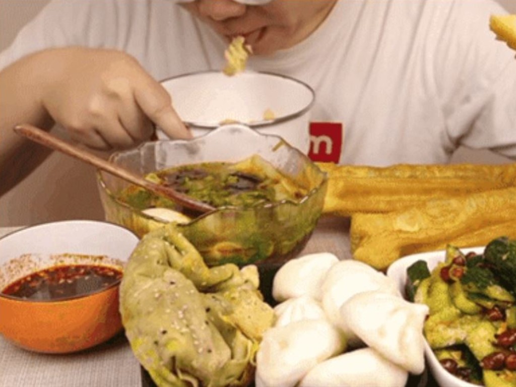 中國擬立法阻止浪費食物  直播平台禁「吃播」飲食短片