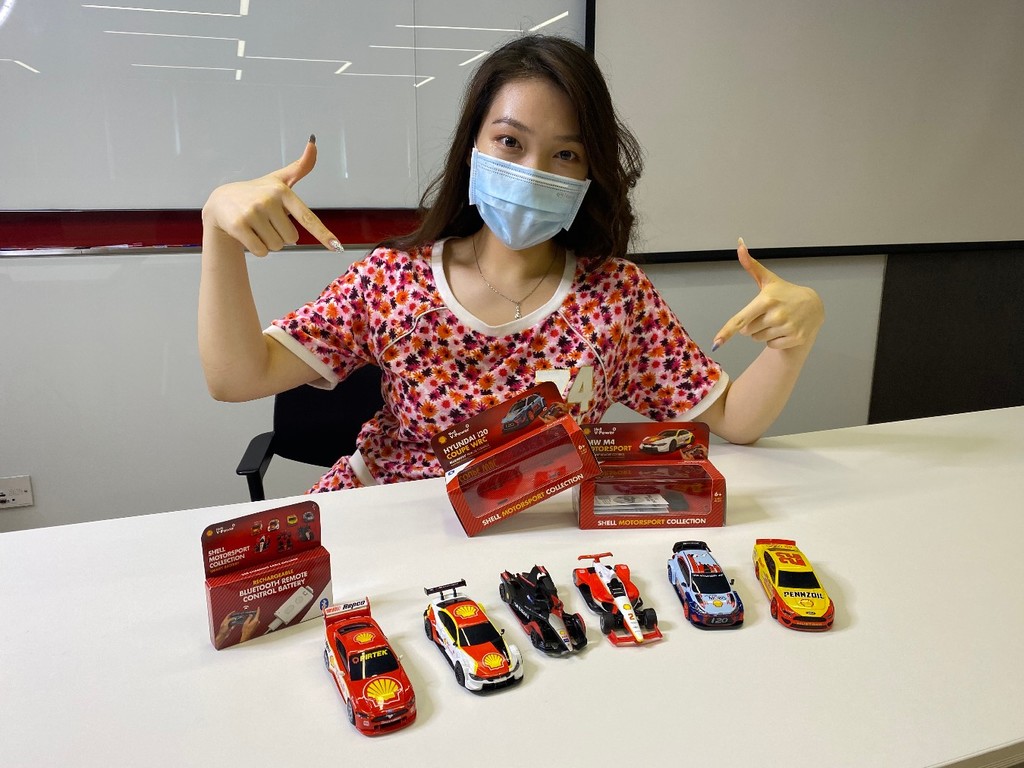 【開箱試玩】SHELL 油站入油換購藍牙遙控賽車 一套 7 款可連接手機操控