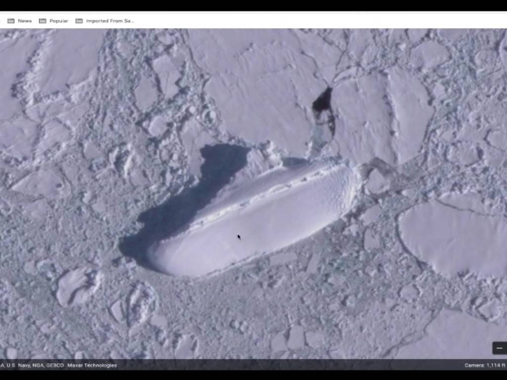 南極深處驚見巨大「冰艦」 網民大膽推測：外星科技？