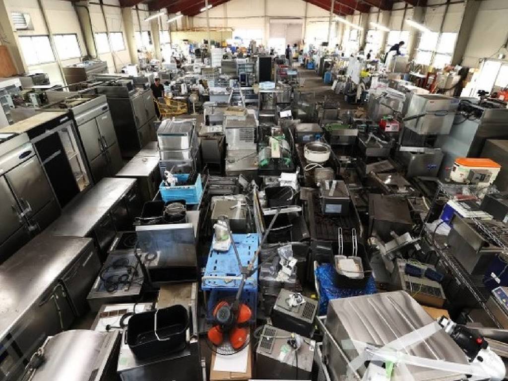 日本現飲食業結業潮！橫濱回收廠堆滿廚房設備