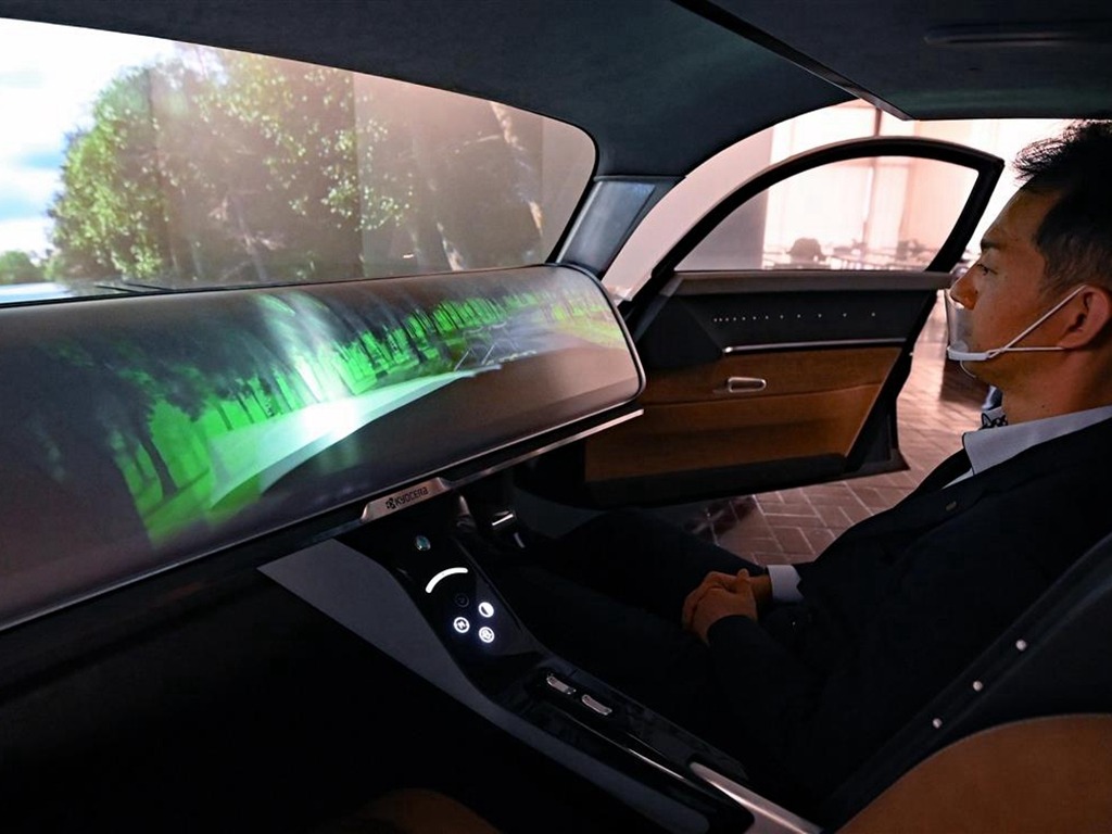 【e＋車路事】日本概念車活用光學迷彩 「透明」儀表板擴闊視野