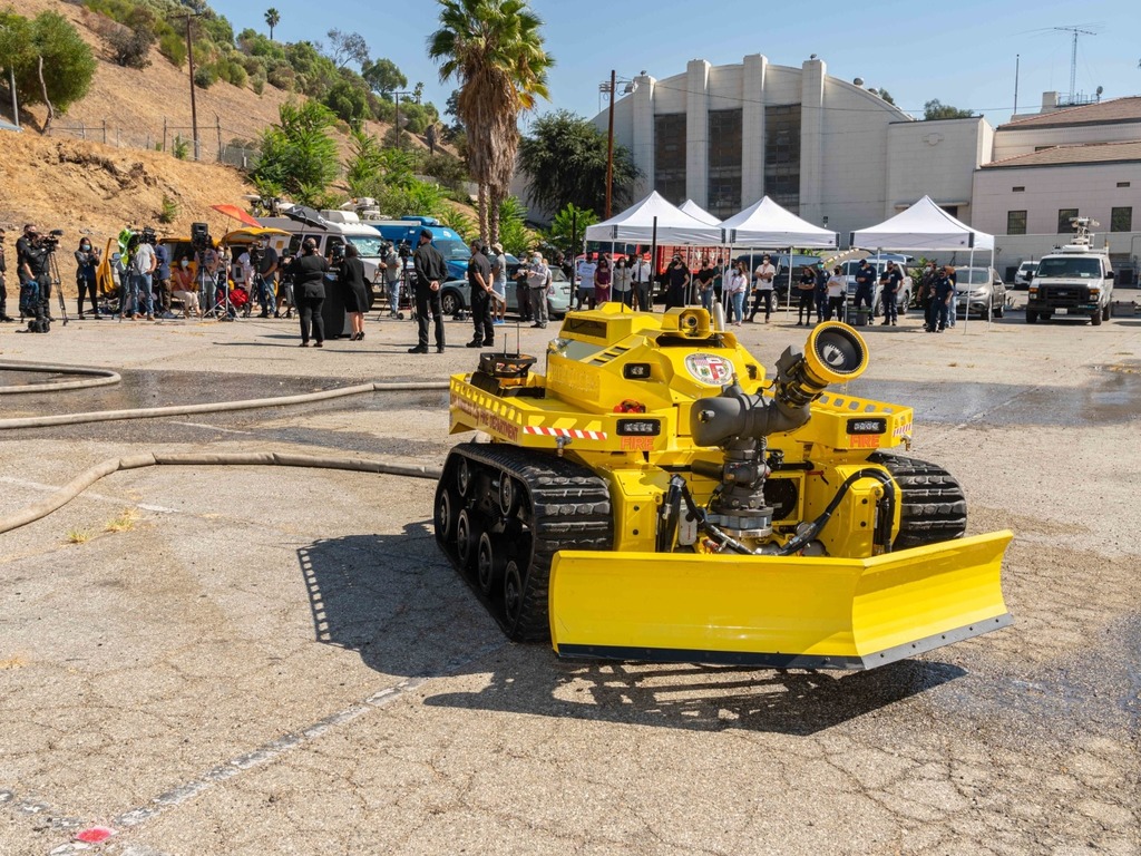 【全美首用】洛杉磯消防局 LAFD 新同事  Thermite RS3 救火機械人執勤