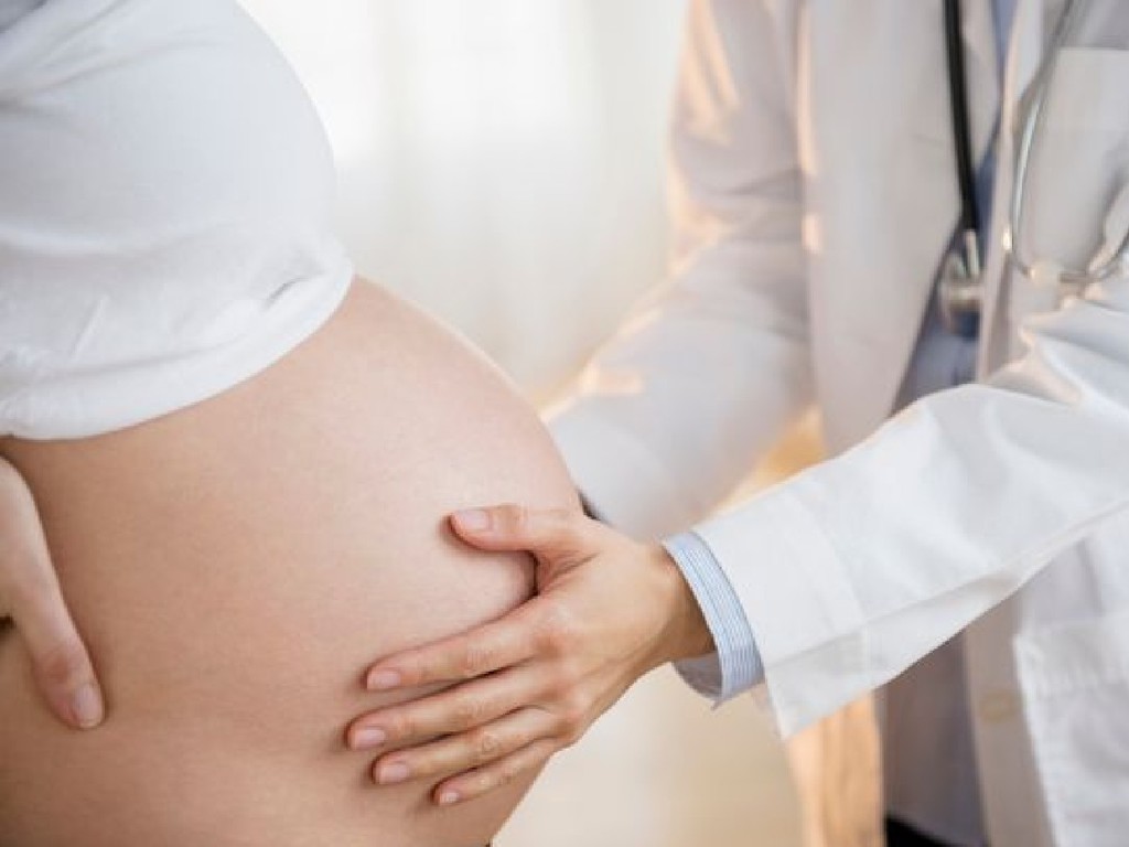 【醫療失誤】懷孕 8 個月要求剖腹產子被拒  醫生接生拉扯嬰兒斷頭致死